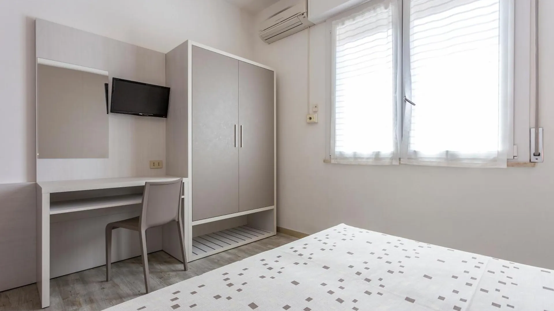 Hotel Dafne Punta Marina