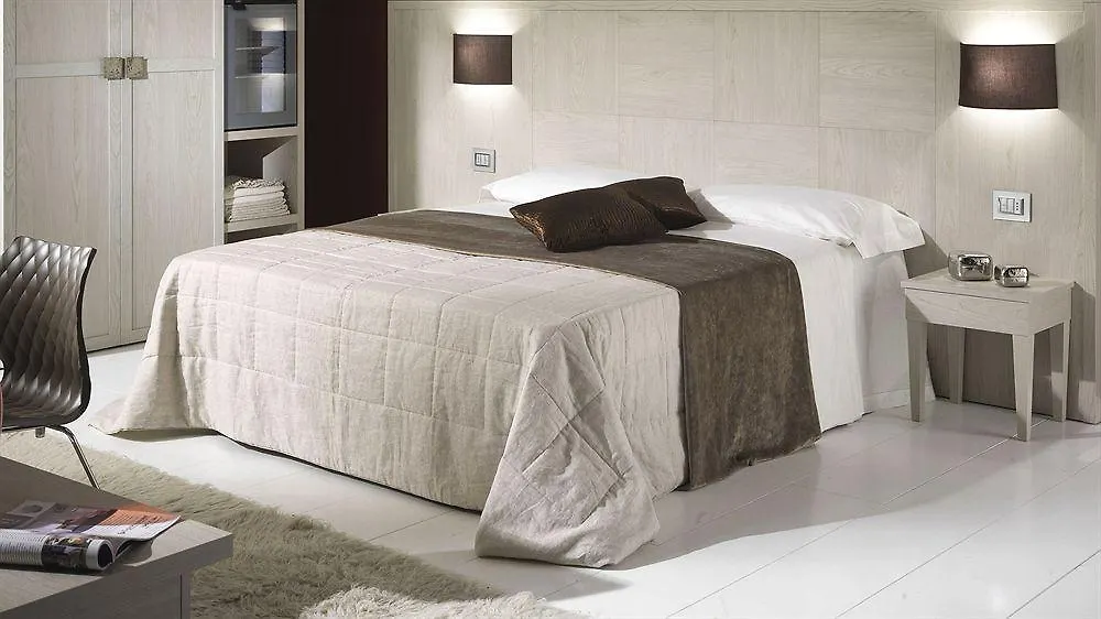 Hotel Dafne Punta Marina 3*,